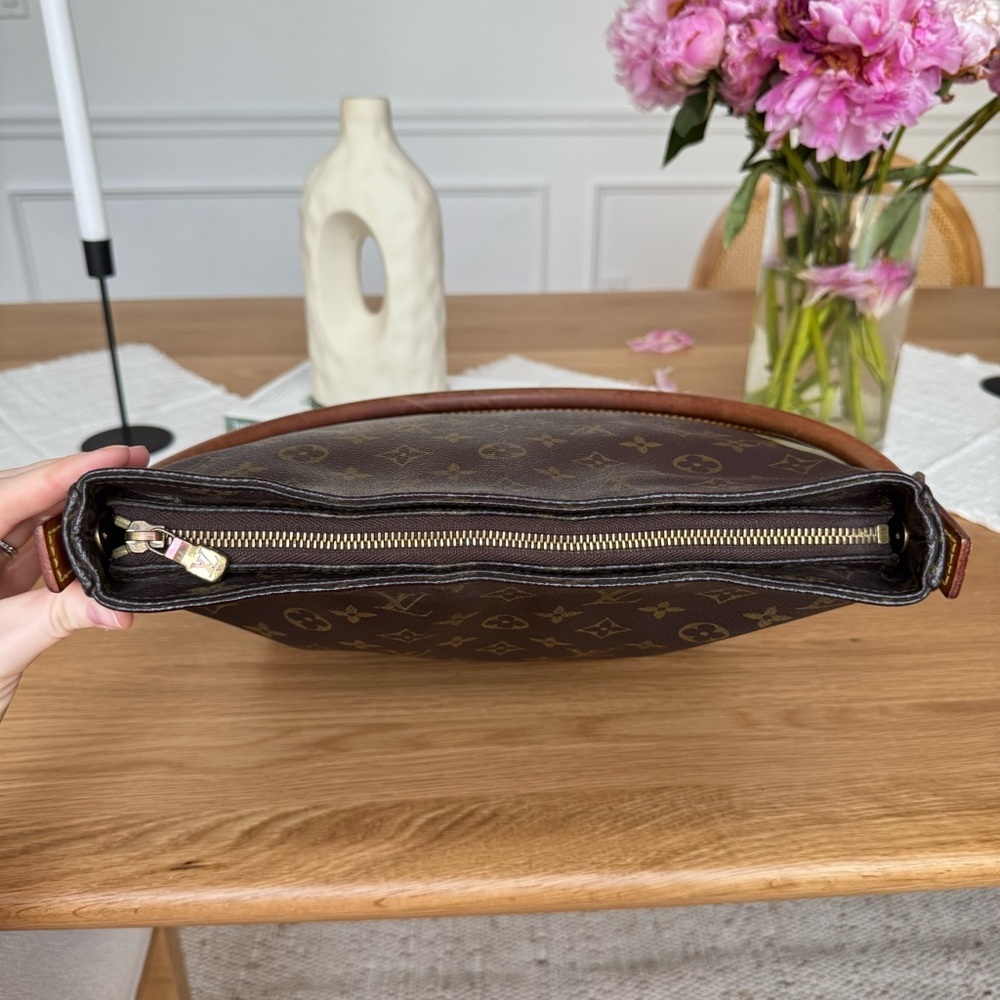 ✅AUTHENTIC✅LOUIS VUITTON LOOPING GM - Picture 7 of 14